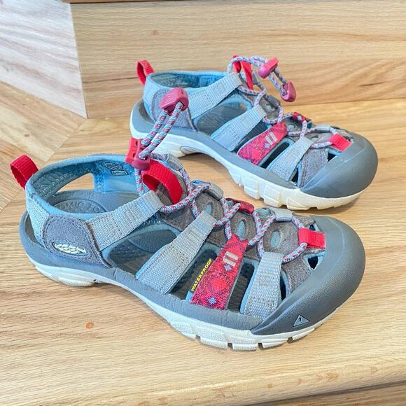 Kids Newport  EVO H2 Water shoes Summer hICKING Classic 5.5 us Gray - Picture 1 of 6